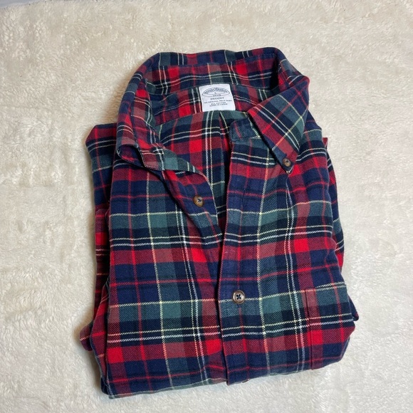 Brooks Brothers Red and Green Casual Button Down Shirt - Picture 9 of 9